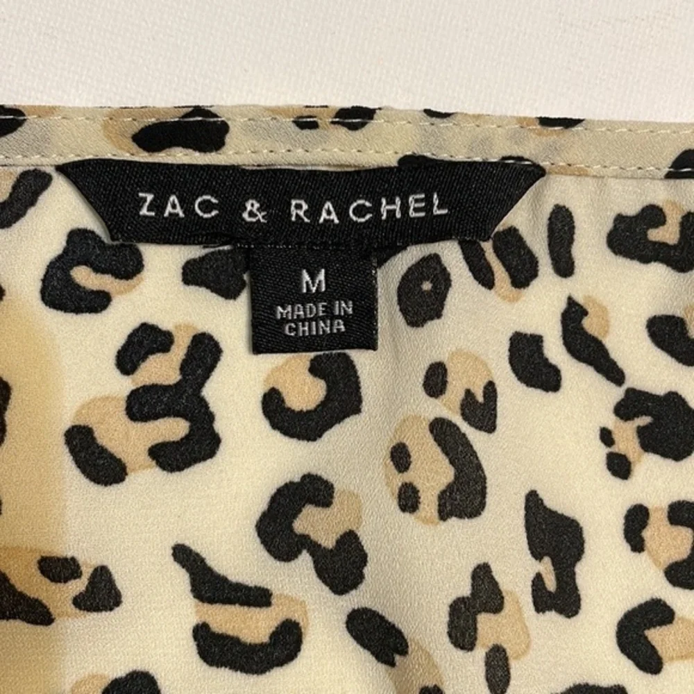 Zac & Rachel blouse animal print long sleeve blouse V Neck leopard Top Sz M